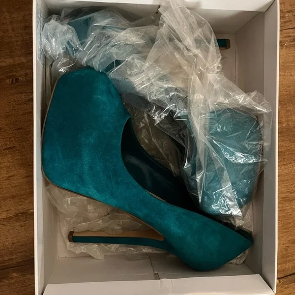 Steve Madden Teal Suede Heels - Picture 6 of 7